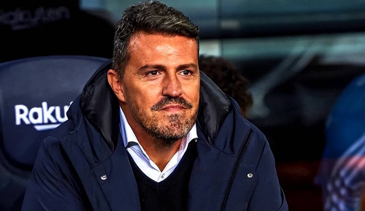 足坛享有盛, 一位重量级